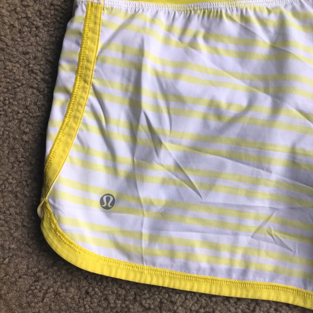 Lululemon Groovy Run Short Sz 6 - Picture 7 of 8